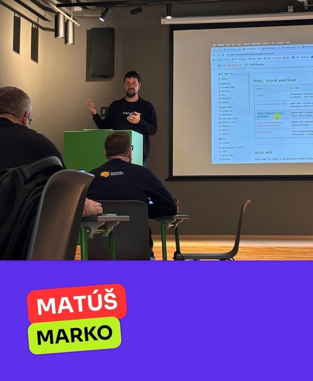 Matúš Marko prednáša na workshope Hack Your Way